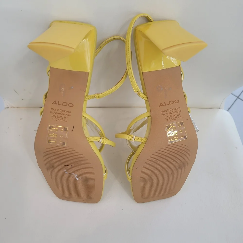 Aldo Yellow Strappy Square Toe Triangle Heels Womens Size US7 / EUR 37.5